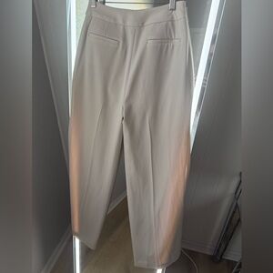 Donna Karan Elegant Light Gray Pants